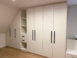 Dachschrägenschrank nach Maß gefertigt für einen Kunden nahe Osnabrück