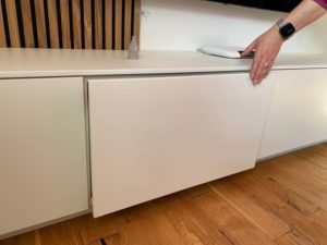 Schubkasten des Lowboard nach Maß im Detail
