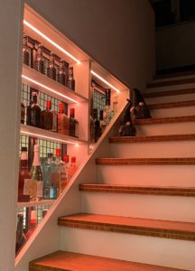 Barmöbel neben Schranktreppe von der Schreinerei Jelitto aus Recke LK Steinfurt